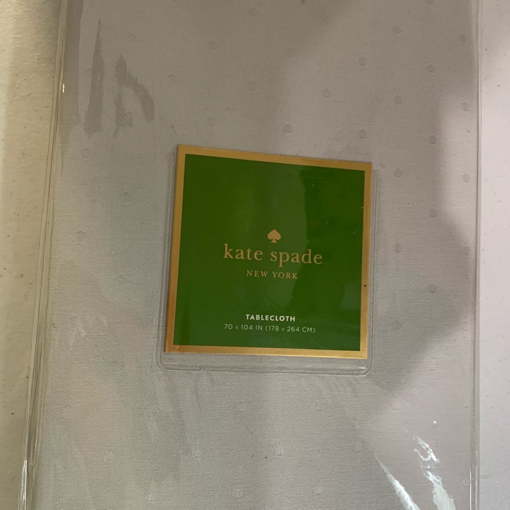 Kate Spade larabee dot Platinum table cloth